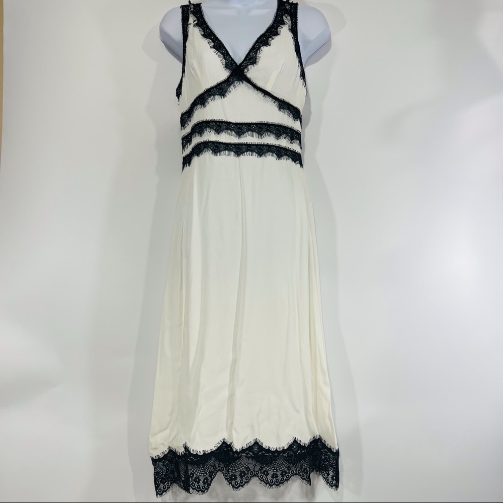 NEW Willow & Clay White Black V-Neck Lace Midi Dress